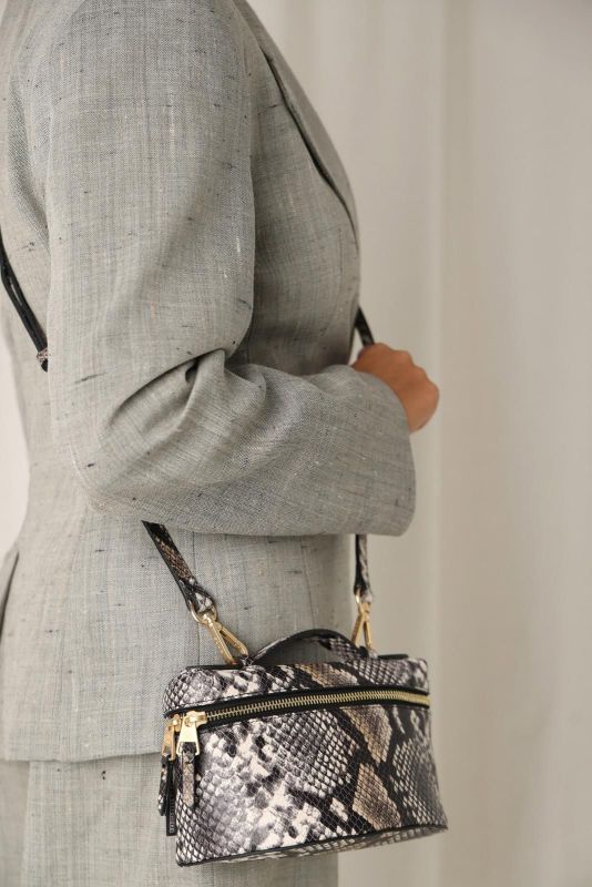 Fred De La Bretoniere Lori Crossbody Snake Printed Leather Black/White  (FR00350195W-1103) - MerkenOutlet