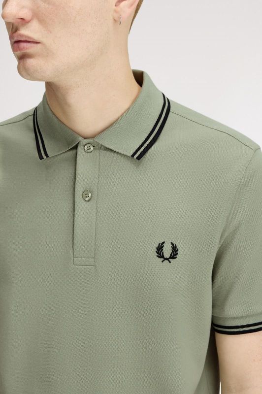 Fred Perry Twin Tipped Shirt Polo Seagrass/Black  (M3600-S23) - MerkenOutlet