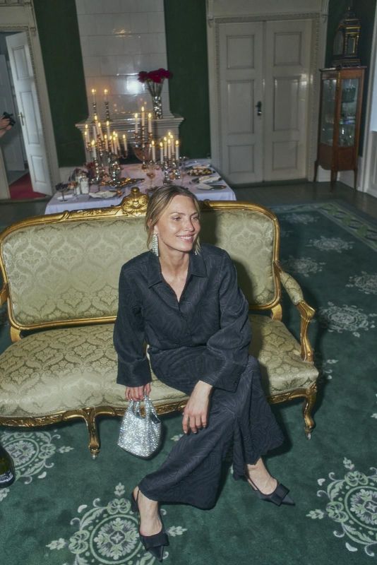 Freequent Minna Shirt Black  (207068 BLACK) - MerkenOutlet