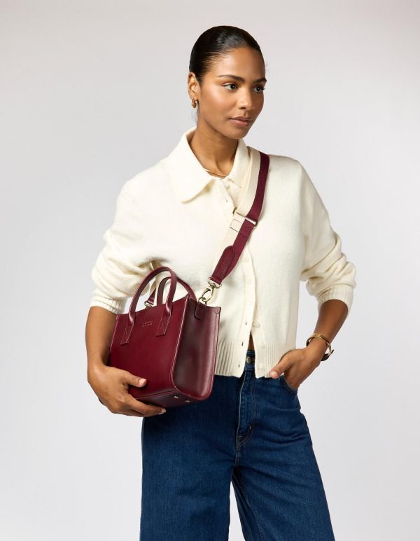 O My Bag Jacki Midi Dark Cherry Classic Leather Webbing Strap  (OMB-E194DV) - MerkenOutlet