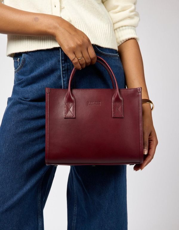 O My Bag Jackie Midi + Leather Strap Dark Cherry Classic Leather  (OMB-E194DV1) - MerkenOutlet