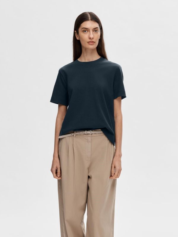 Selected Femme Essential SS Boxy Tee Noos Dark Sapphire  (16087919-dark sapphire) - MerkenOutlet