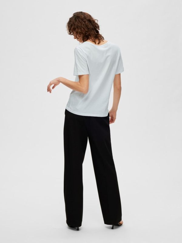 Selected Femme Essential SS V-Neck Tee Bright White  (16087922-brightwhite) - MerkenOutlet