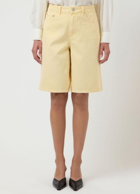 Y.A.S. Sun HW Bermuda Denim Shorts Anise Flower  (26037554 ANISE ) - MerkenOutlet